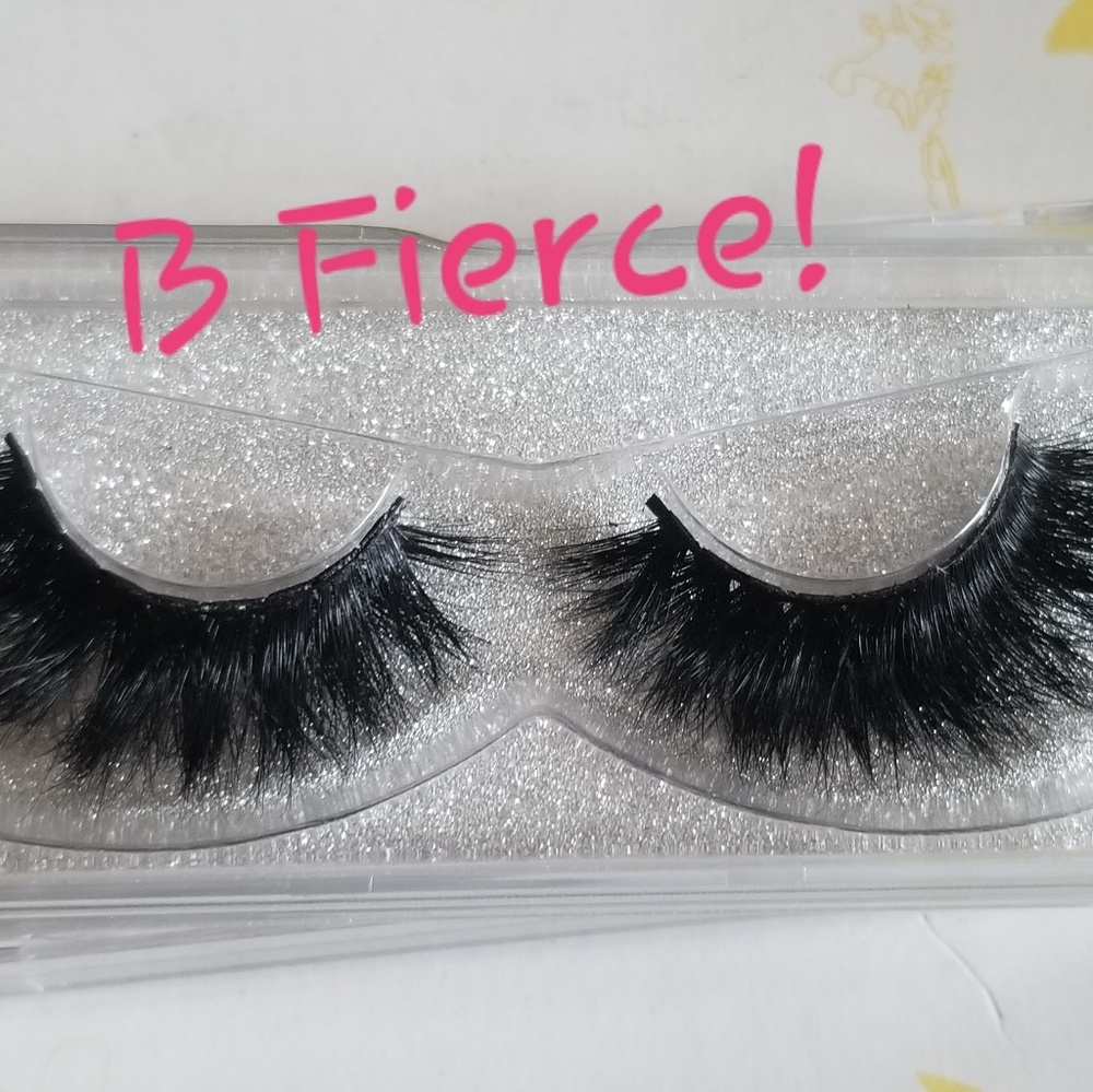 B Lashed Lashes - Picture 2 of 3